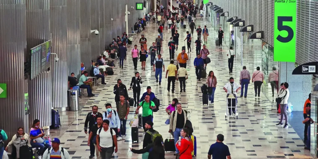 Concanaco warns that cancellation of air routes will have an economic and tourist impact