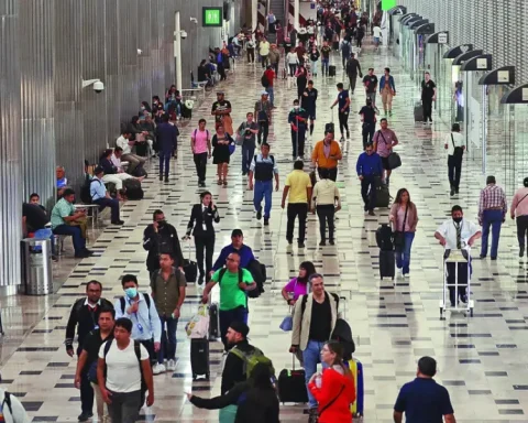 Concanaco warns that cancellation of air routes will have an economic and tourist impact