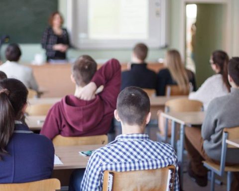 Confirmed dates: this will be the students' vacation day