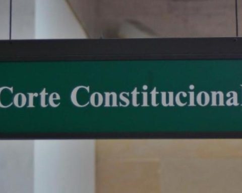 Court orders Army to include 'non-binary' option in recruiting system