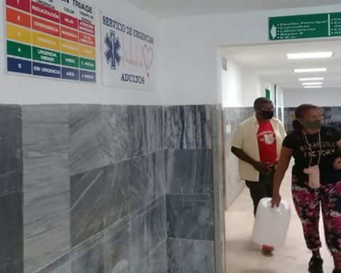 Cuba faces an outbreak of viral diseases amid the shortage of inputs and reagents