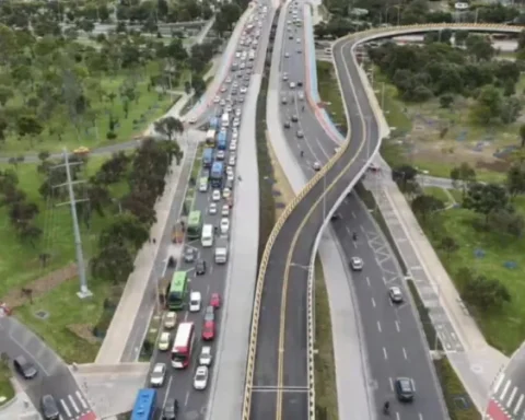 Curved bridge of Avenida 68 with Calle 26 will be delivered in November