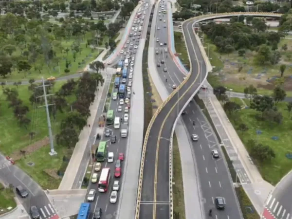 Curved bridge of Avenida 68 with Calle 26 will be delivered in November