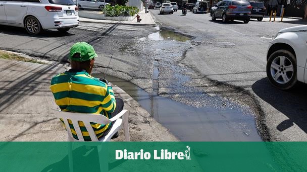Danger for vehicles and drivers in Elvira de Mendoza street