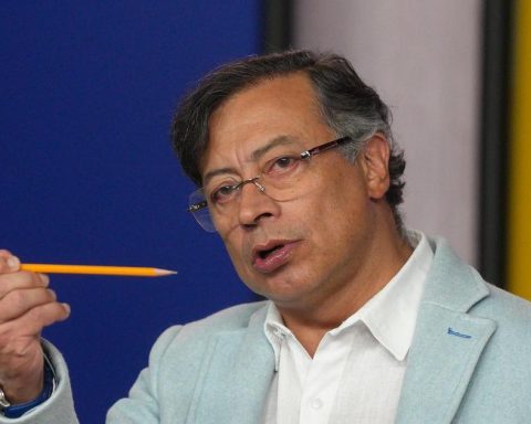 Democratic Center announces legal action against President Gustavo Francisco Petro