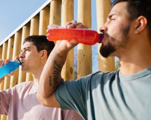 Deputies approve in Commission the IEPS for serums with sugar and sweeteners