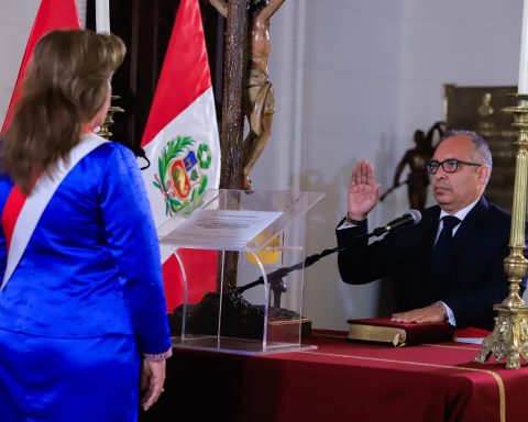 Dina Boluarte takes an oath of Minister of Justice LIVE: President appoints Juan Cavero Solano in replacement of Santiváñez
