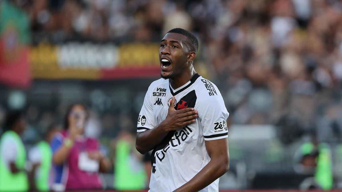 Diniz, Vasco's coach, is clamoring to see him with Brazil: "He is the most complete striker in Brazilian football"