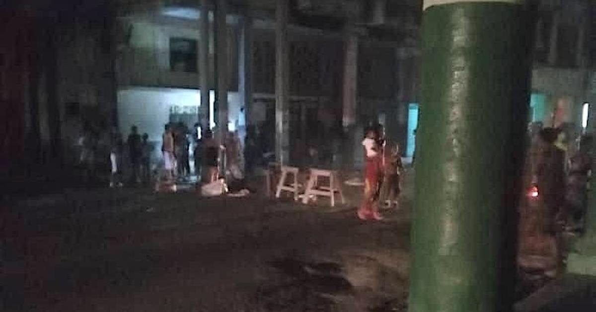 Dozens of people blocked streets and asked "current" During the Havana blackout