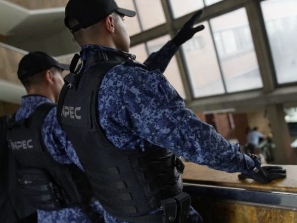 Due to a wave of attacks, Inpec guards will receive permission to carry weapons outside of prison