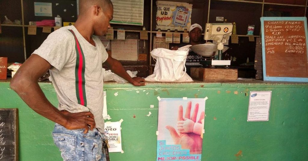 Economist Pedro Monreal criticizes the new Government Program for "correct distortions"