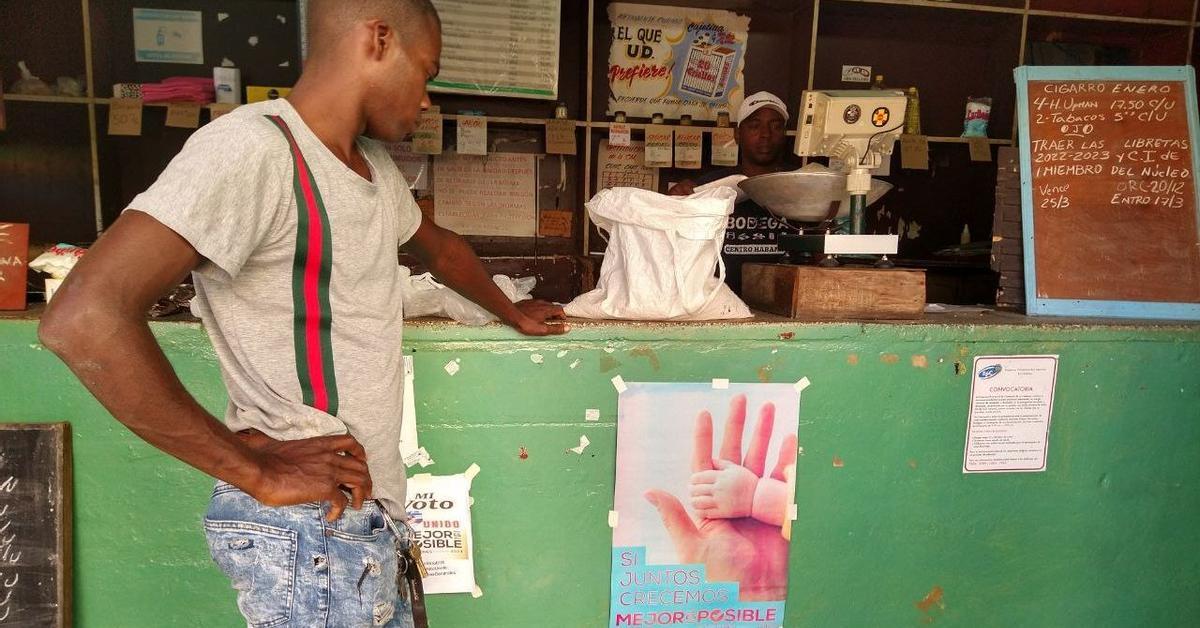 Economist Pedro Monreal criticizes the new Government Program for "correct distortions"