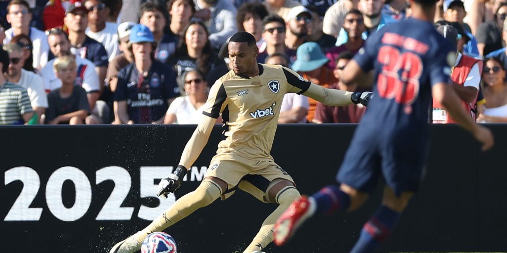 Ederson gets hurt and John, former Botafogo, is summoned to friendly