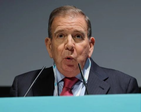 Edmundo González condemns Maduro's attempt to strip Leopoldo López of his nationality: "Identity is not a grant of power"