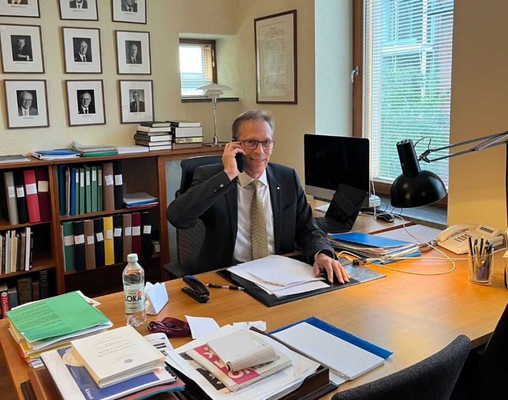 Eeuu and Japan scientists win the Nobel Prize for Medicine for their research on the immune system