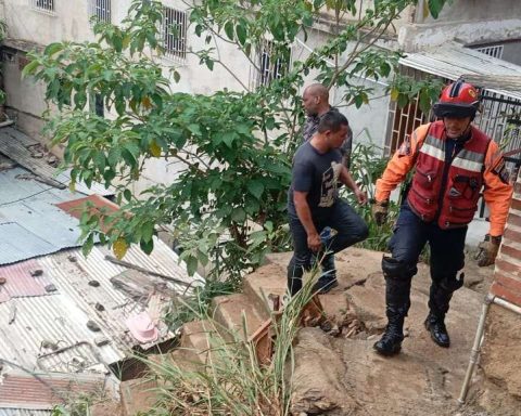 El Hatillo: 30 high-risk homes collapsed due to a pipe rupture