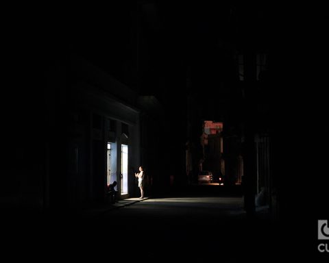 Energy crisis: Sunday of blackouts for half of the country during peak hours