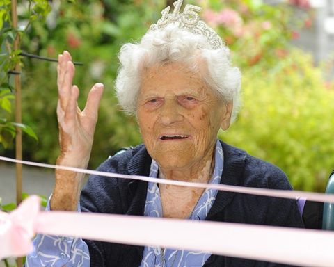 Ethel Caterham, cuando celebró sus 115 años. Foto: FB del Hallmark Luxury Care Homes.