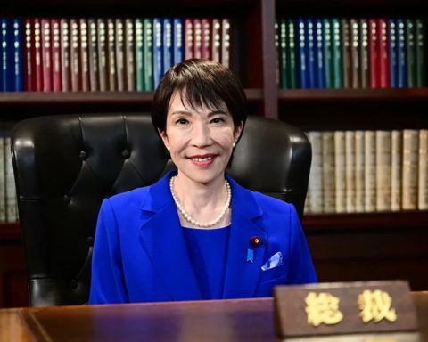 Exminister wins primary ones that would lead her to be a first president of Japan
