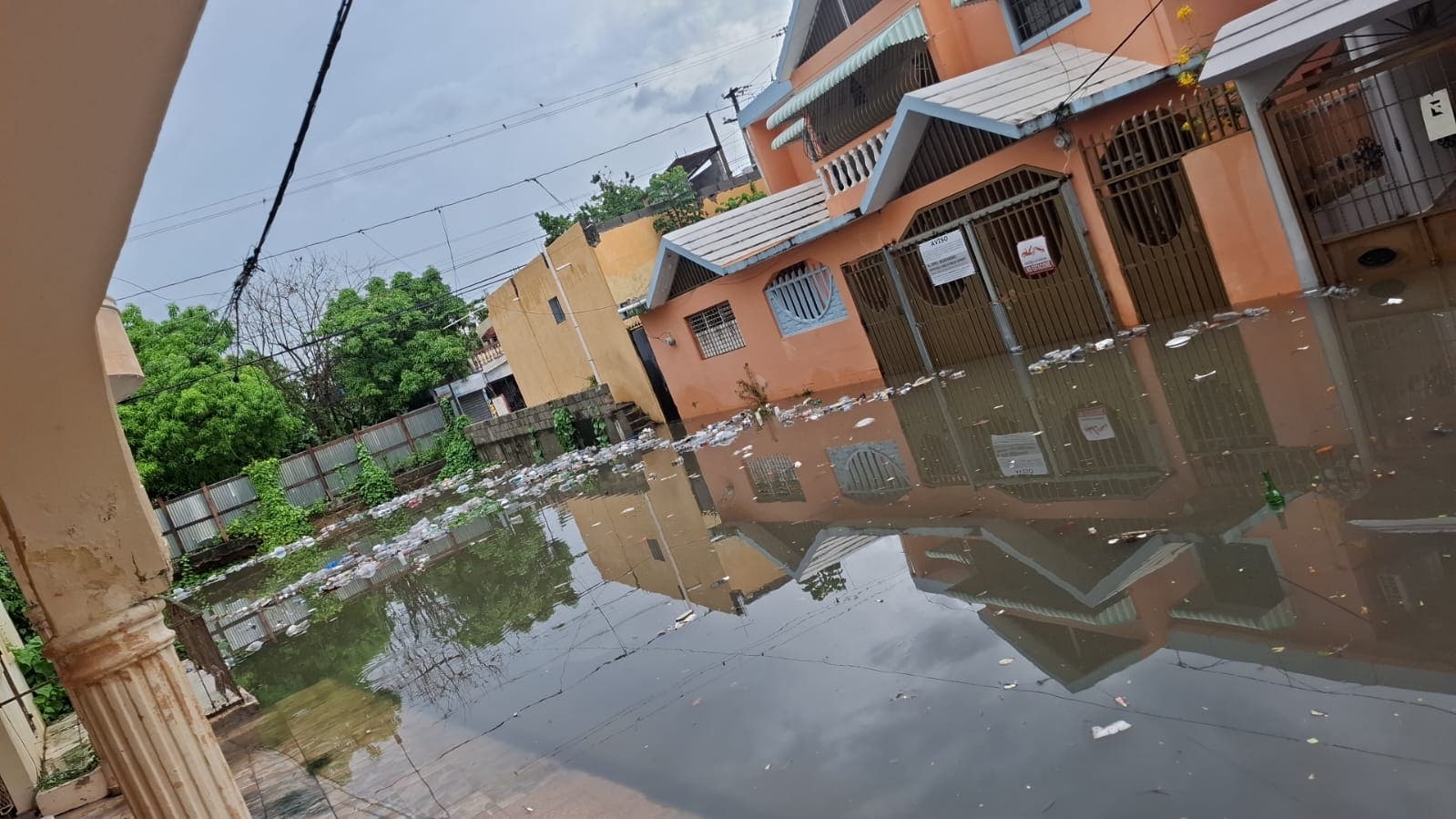 Experto denuncia que la falta de alcantarillado pluvial provoca graves inundaciones