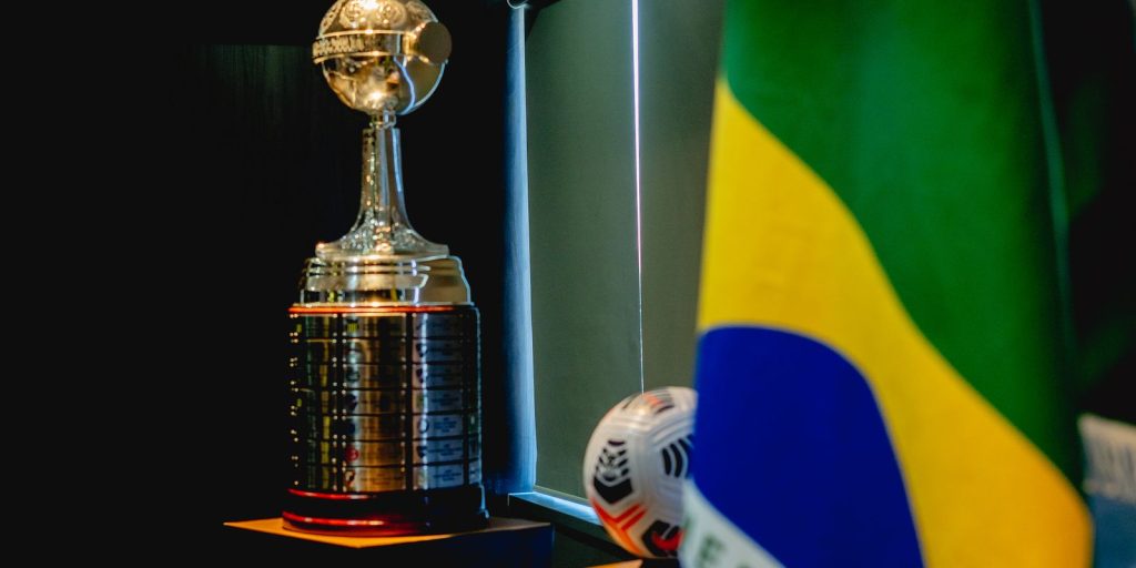 Flamengo and Palmeiras compete in the 7th Brazilian Libertadores final
