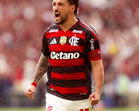 Flamengo wins at Maracanã and ties on points with Palmeiras
