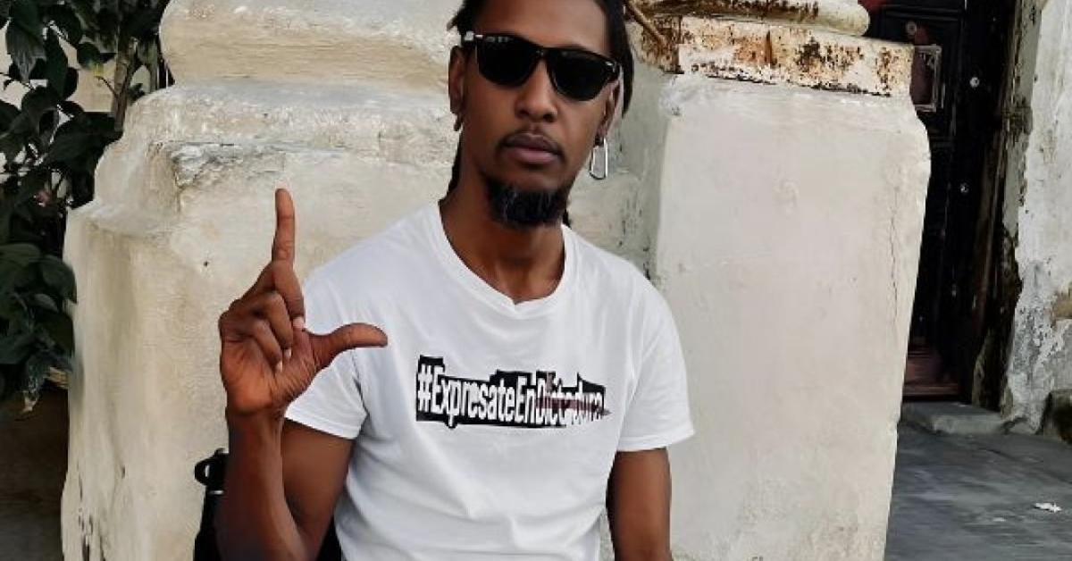 For hanging a sheet with the words "We want changes"the Prosecutor's Office asks for six years in jail