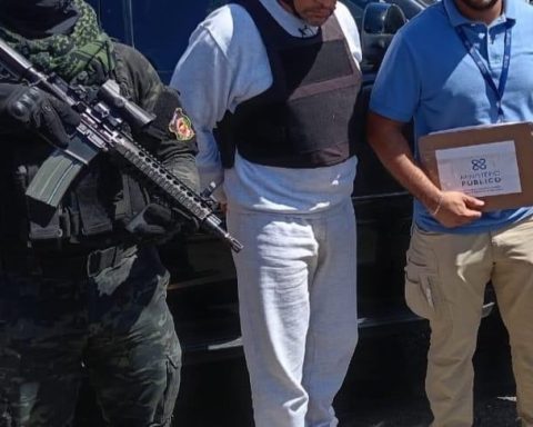 Former Police lieutenant colonel is deported for drug trafficking from the United States