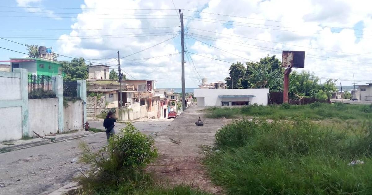 From sports court to landfill in the heart of Matanzas