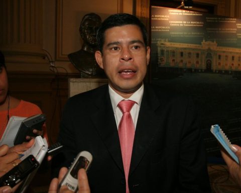 Fujimorismo supports continuity of Rospigliosi on the Board of Directors