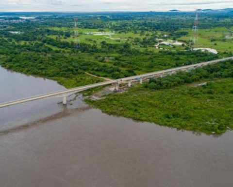 Government allocates more than $200.00 million to guarantee navigability of the Magdalena