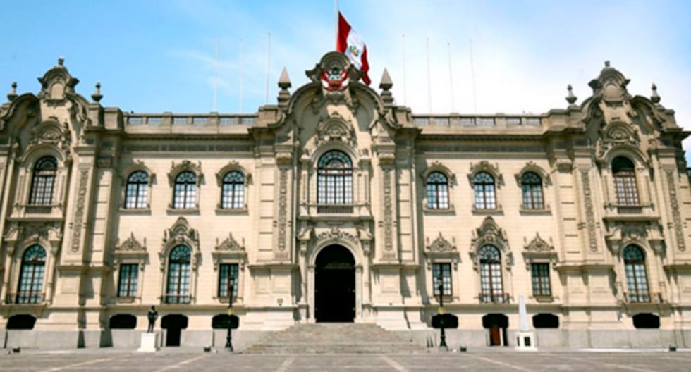 Government has flag raised at half-mast in mourning after violence in protests