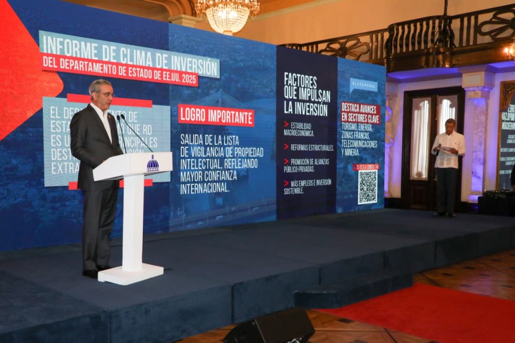 Government highlights the country's progress in international measurements on transparency, democracy and stability