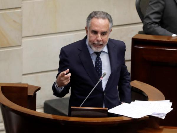 Government points to Constituent in alleged blocking of health reform