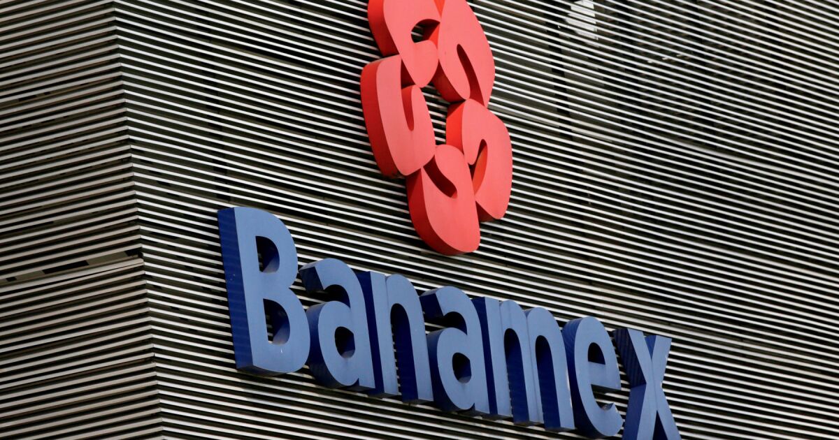 Grupo Mexico insists on buying Banamex; goes for 100% of the bank
