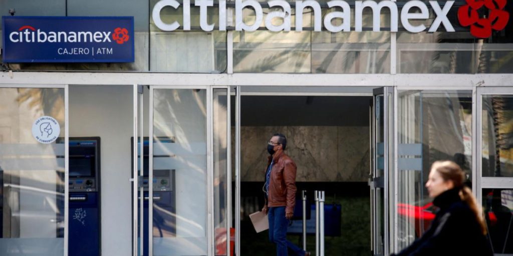 Grupo Mexico presents offer to acquire 100% Banamex