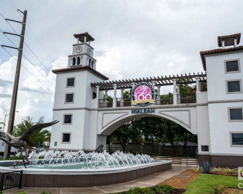 Hialeah: A Cuba that breathes in southern Florida