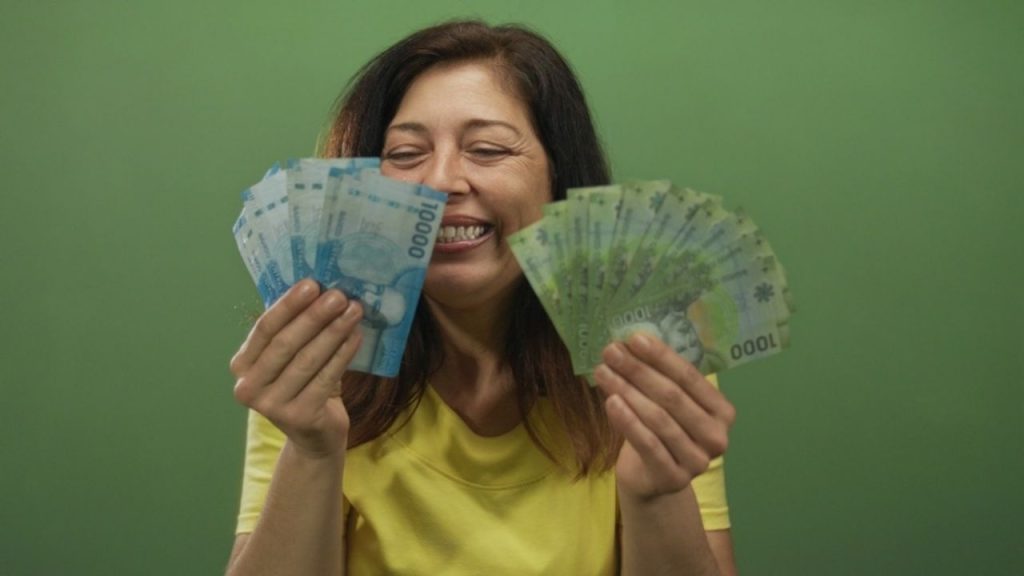 Historical debt to teachers: who receives it in Chile and how much is the amount