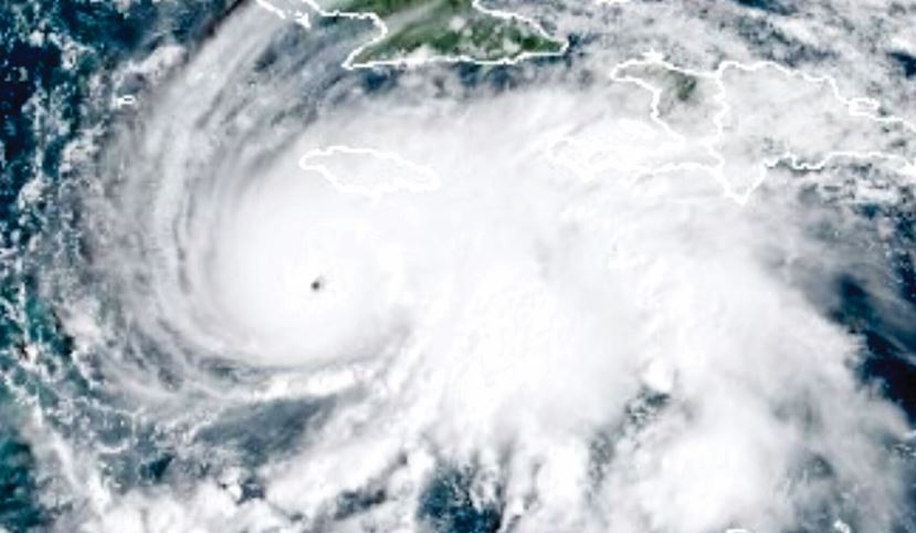 El huracán Melissa se ha fortalecido hasta alcanzar la  peligrosa categoría cinco.