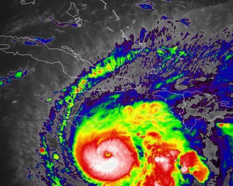 Hurricane Melissa intensifies rapidly and will hit eastern Cuba with great force