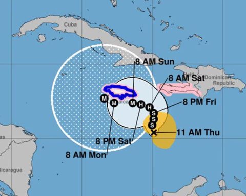 Huracán Melissa tiene pronóstico de rápido fortalecimiento en el Caribe, según NHC