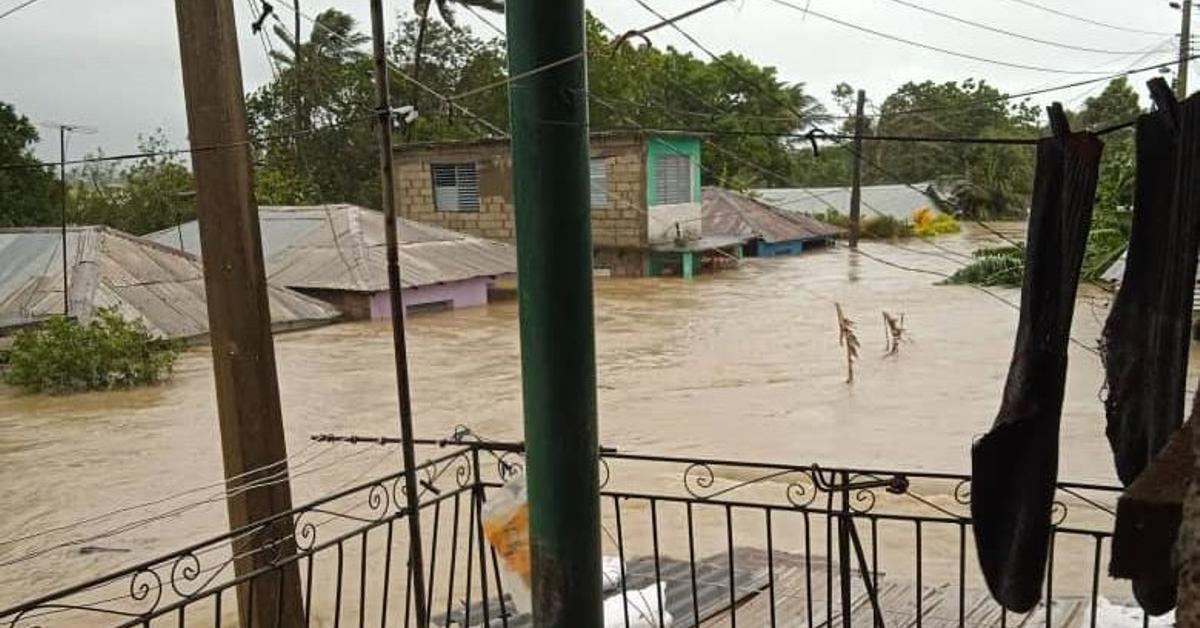 Hurricane Melissa left destructive floods as it passed through eastern Cuba