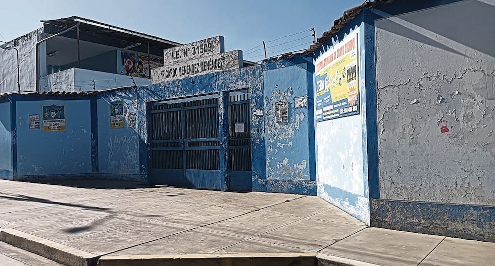 IE Ricardo Menéndez from El Tambo has been waiting for years for a sports coliseum