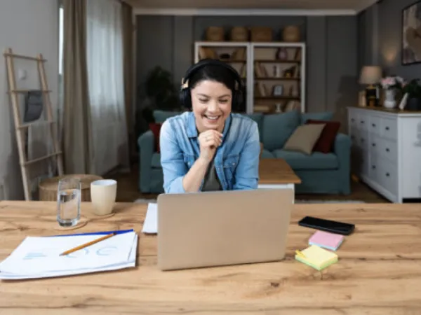 Ibero and Icetex launch 99 virtual scholarships to expand access to higher education