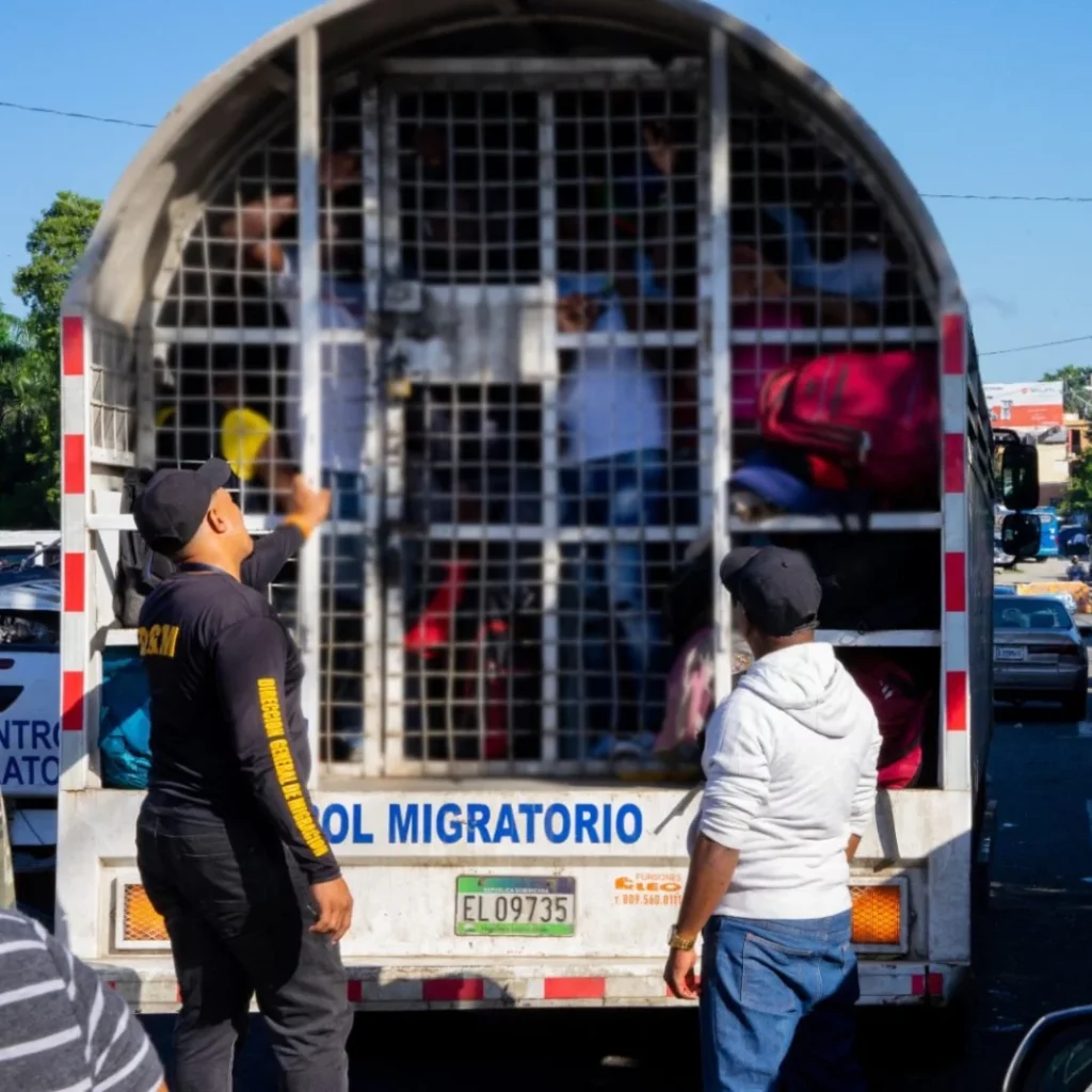 Immigration warns foreigners with a temporary worker card to respect the limits set in the document