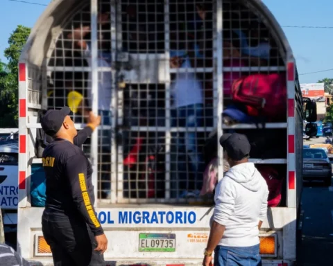 Immigration warns foreigners with a temporary worker card to respect the limits set in the document