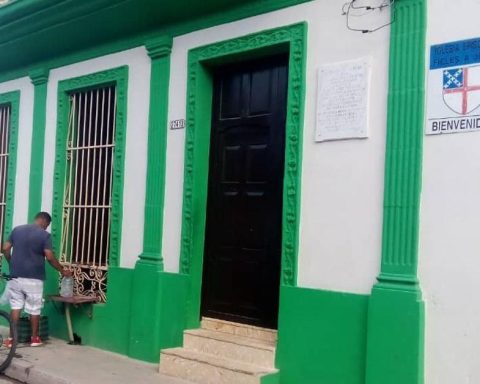 In Matanzas, "The water that the aqueduct puts no one who takes it, does not even boil"