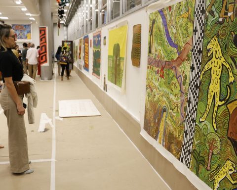 In an unprecedented crossing, indigenous people recount the history of Guanabara Bay