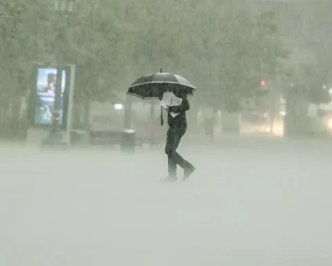 Indomet advierte que lluvias continuarán pese a que el huracán Melissa no impactará directamente