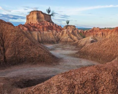 It looks like a corner of Morocco, but it is in the most colorful desert in Colombia